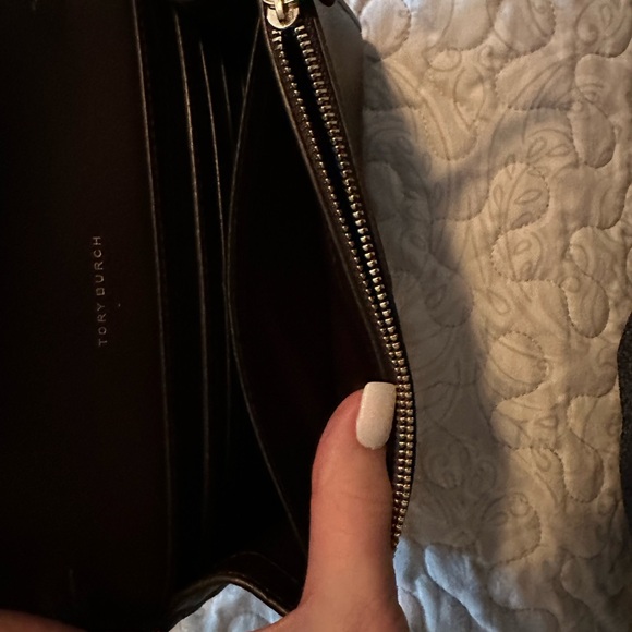 Tory Burch crossbody wallet - Picture 3 of 5